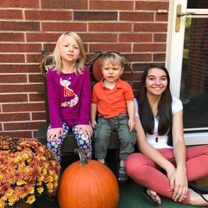 Meet your Posher, Danielle